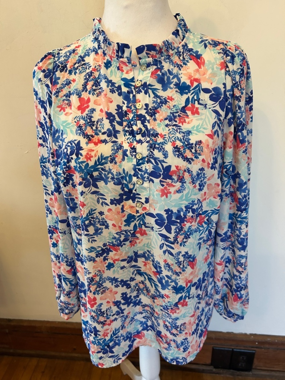 Talbots Floral Button-Front Long-Sleeve blue pink blouse Size MP EUC